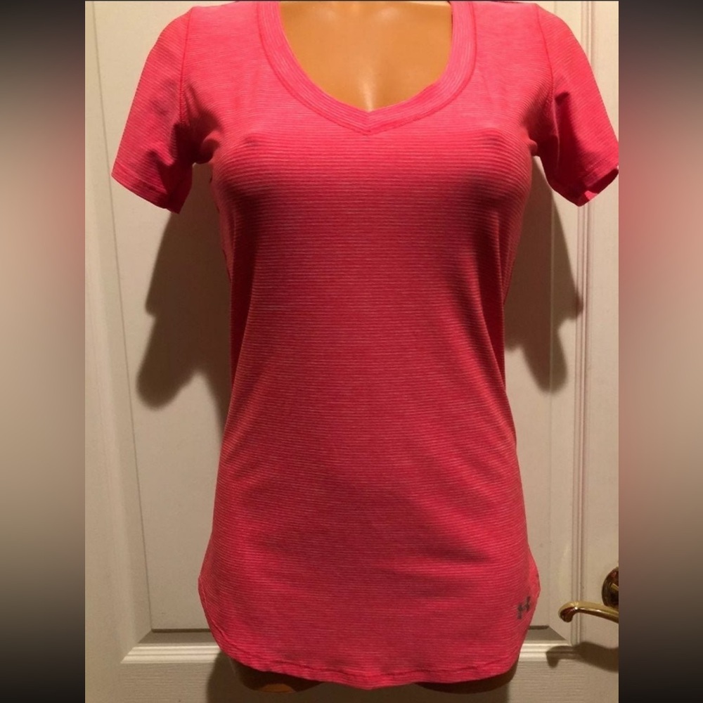 UNDER ARMOUR UA Coral Heat Gear V Neck T-Shirt XS Extra Small EUC $30